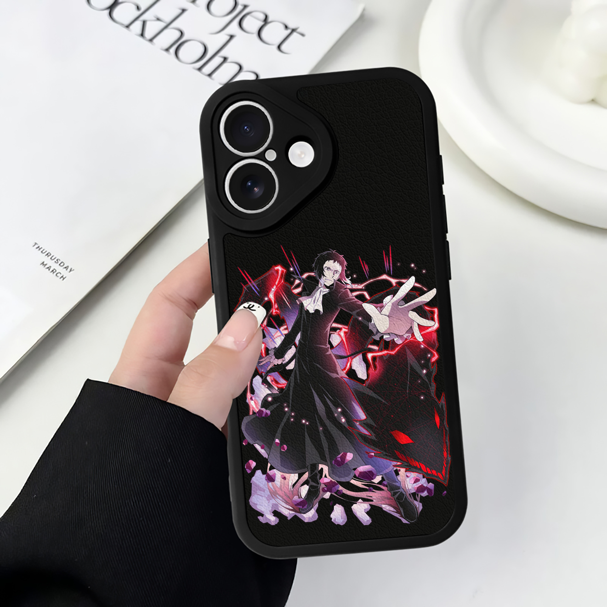 （画像用） 文豪ストレイドッグス Bungo Stray Dogs 【iPhone 16シリーズ対応】シリコンスマホケース（レザー調） 材質：シリコン
